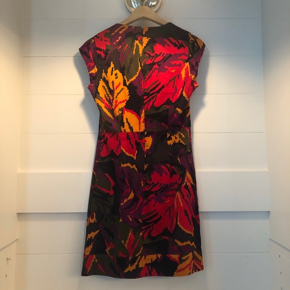 French Connection graphic leaf dress - Picture 2 of 4